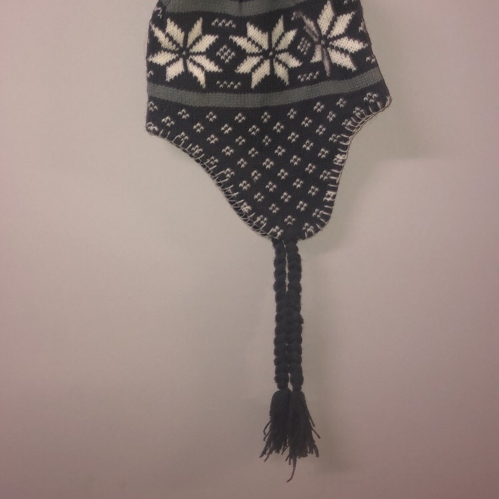 Winter hat - Picture 2 of 2